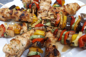 Espetinho de Frango com Legumes